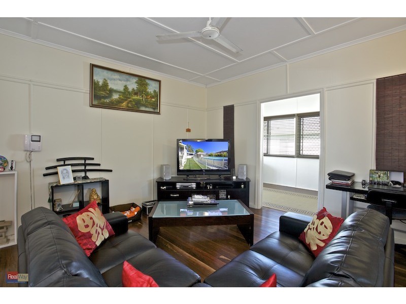 30 Shields Street, Redcliffe QLD 4020