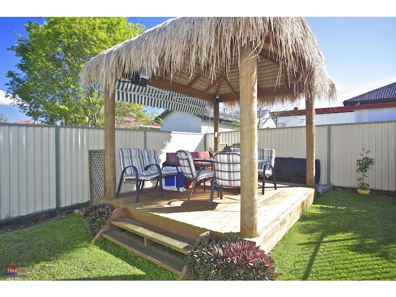 30 Shields Street, Redcliffe QLD 4020