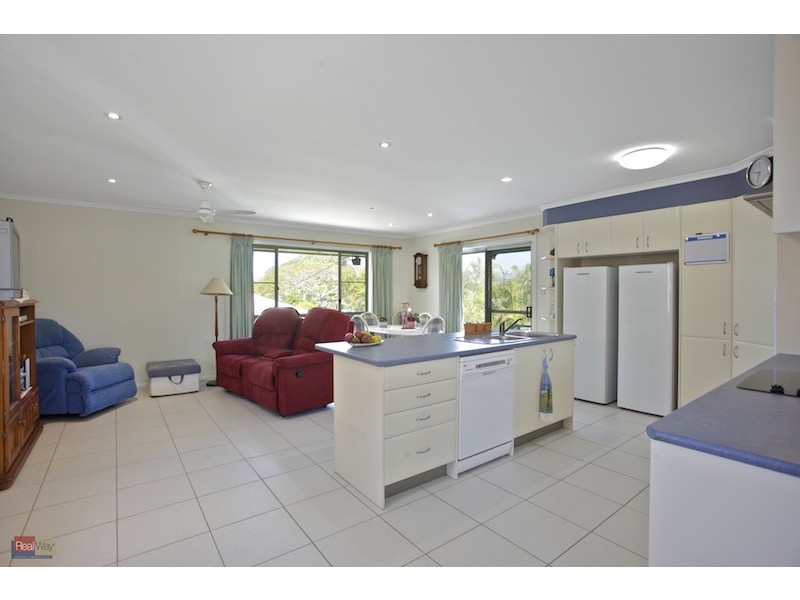 6 Clifford Street, Woody Point QLD 4019