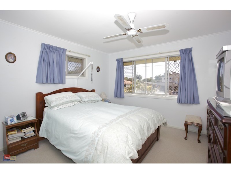 6 Clifford Street, Woody Point QLD 4019