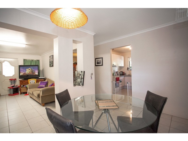 5 Sutherland Street, Redcliffe QLD 4020