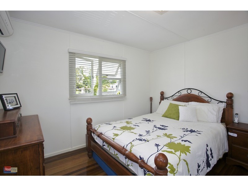 1 Long Street, Clontarf QLD 4019