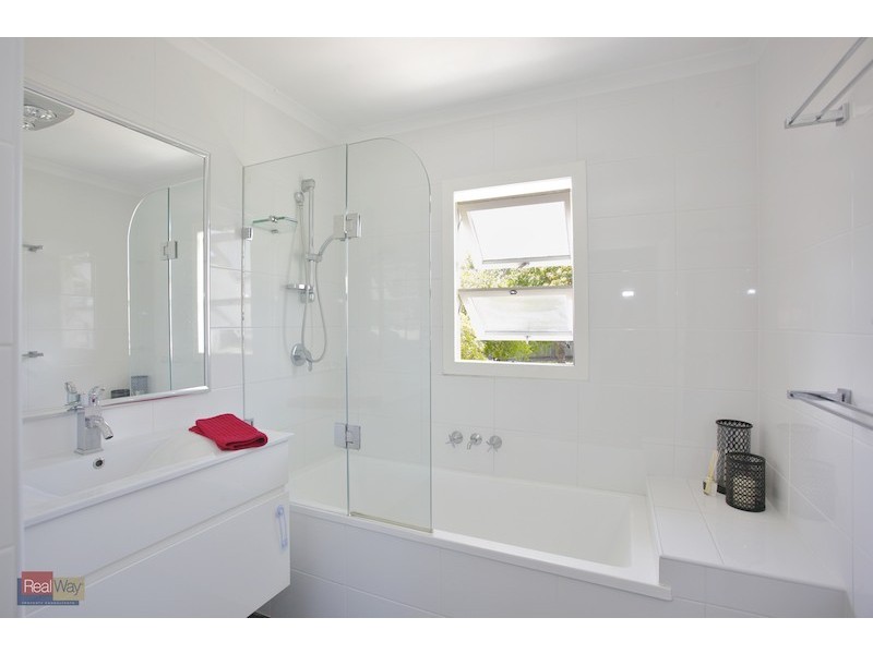 1 Long Street, Clontarf QLD 4019