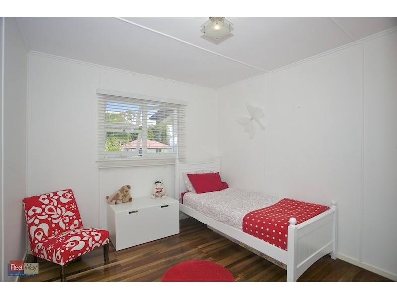 1 Long Street, Clontarf QLD 4019
