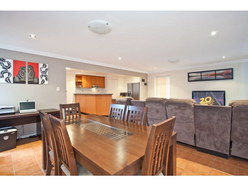 12 Gale Street, Redcliffe QLD 4020