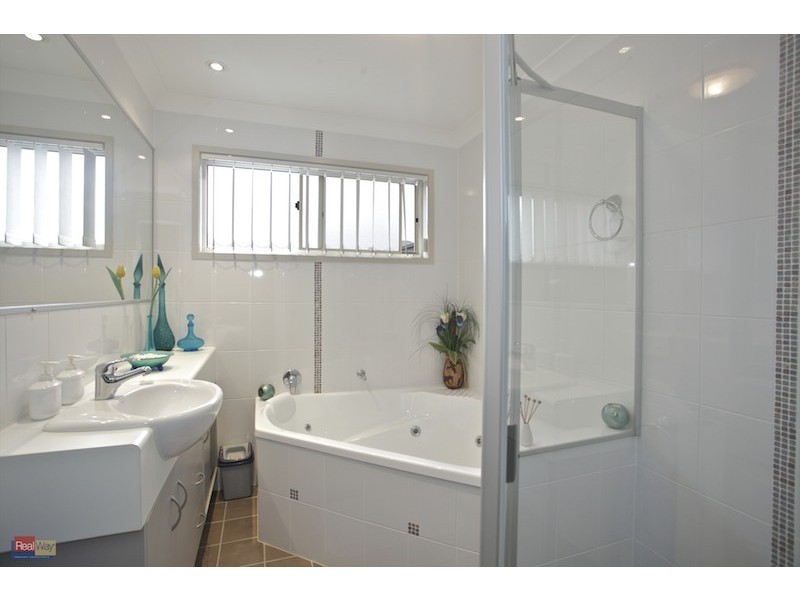 1/17  Shields Street, Redcliffe QLD 4020