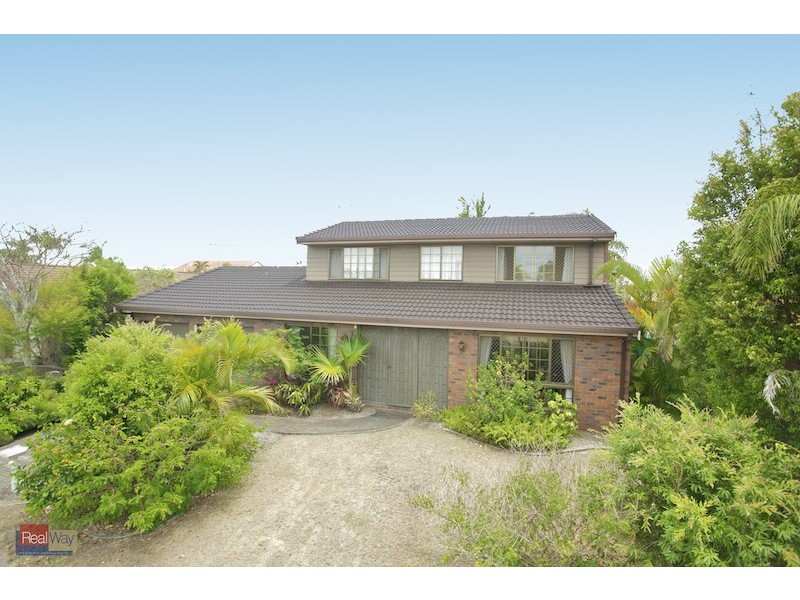 25 Southern Cross Drive, Newport QLD 4020