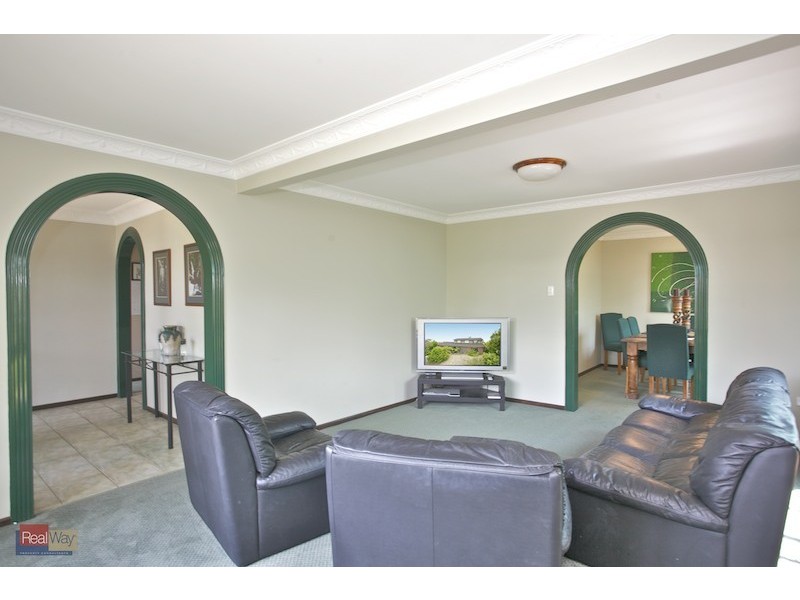 25 Southern Cross Drive, Newport QLD 4020