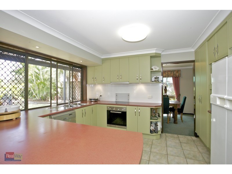 25 Southern Cross Drive, Newport QLD 4020