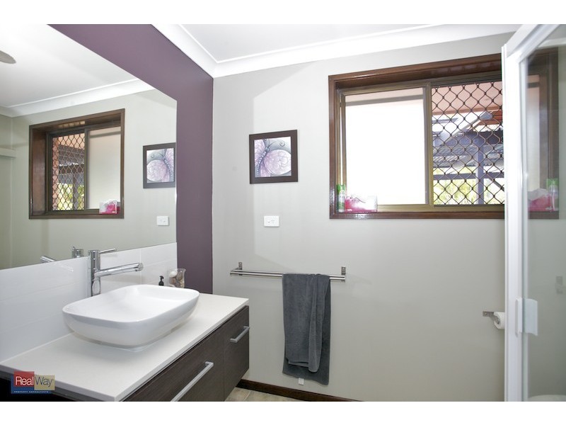 25 Southern Cross Drive, Newport QLD 4020