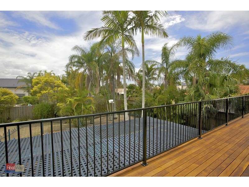 25 Southern Cross Drive, Newport QLD 4020