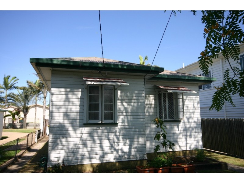 16 Blackwood Road, Margate QLD 4019