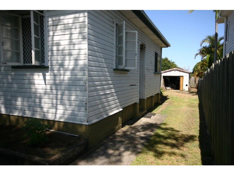 16 Blackwood Road, Margate QLD 4019