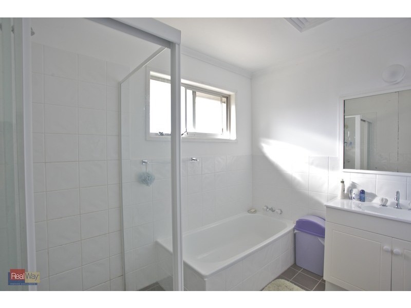 20 La Salle Drive, Newport QLD 4020