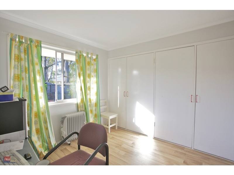 20 La Salle Drive, Newport QLD 4020