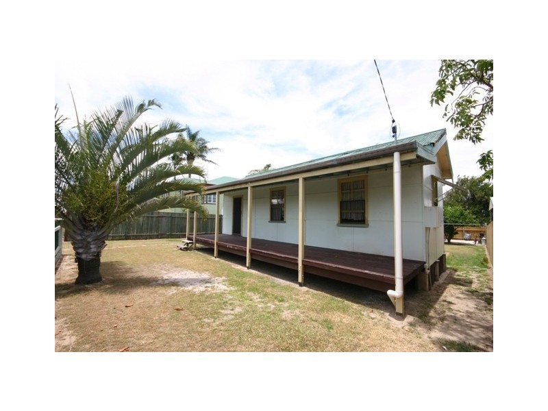 3 Collins Street, Woody Point QLD 4019