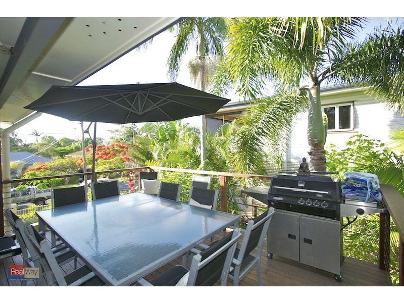 24 Seaville Avenue, Scarborough QLD 4020