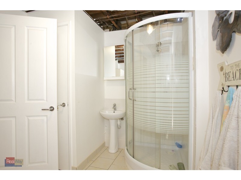 24 Seaville Avenue, Scarborough QLD 4020