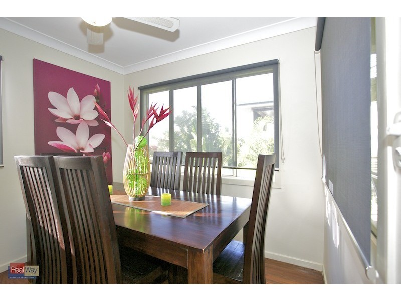 24 Seaville Avenue, Scarborough QLD 4020