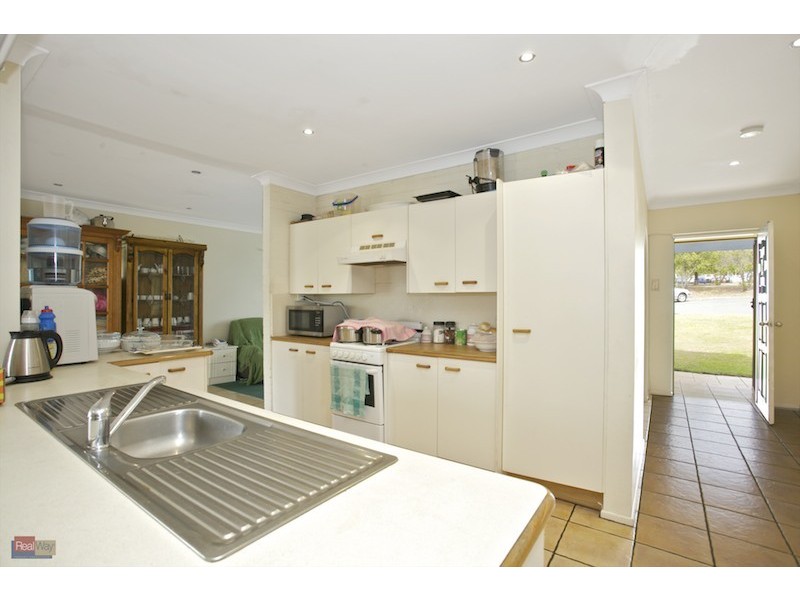 28  Houghton Avenue, Redcliffe QLD 4020