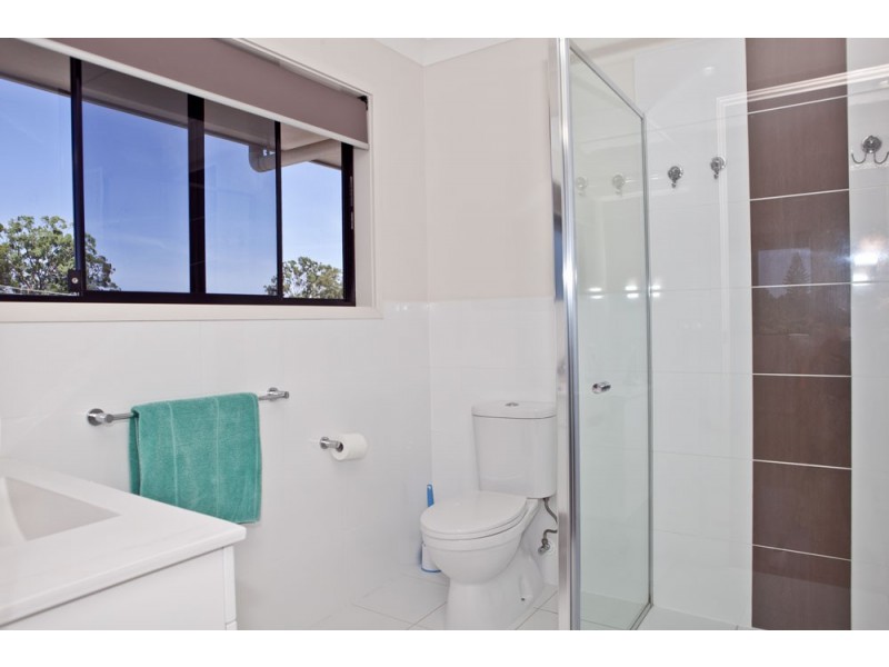 2/12 Wharf Street, Woody Point QLD 4019