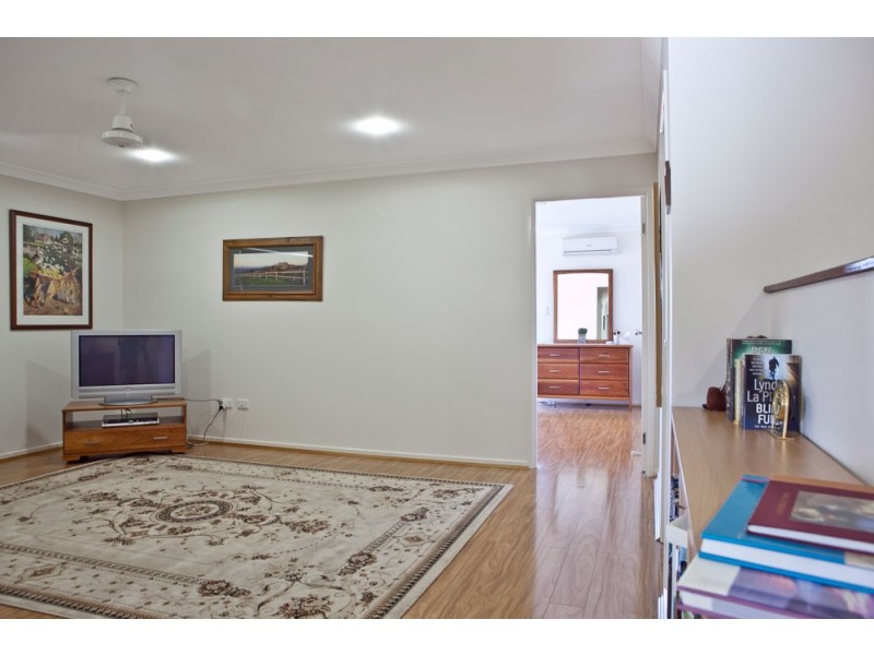 2/12 Wharf Street, Woody Point QLD 4019