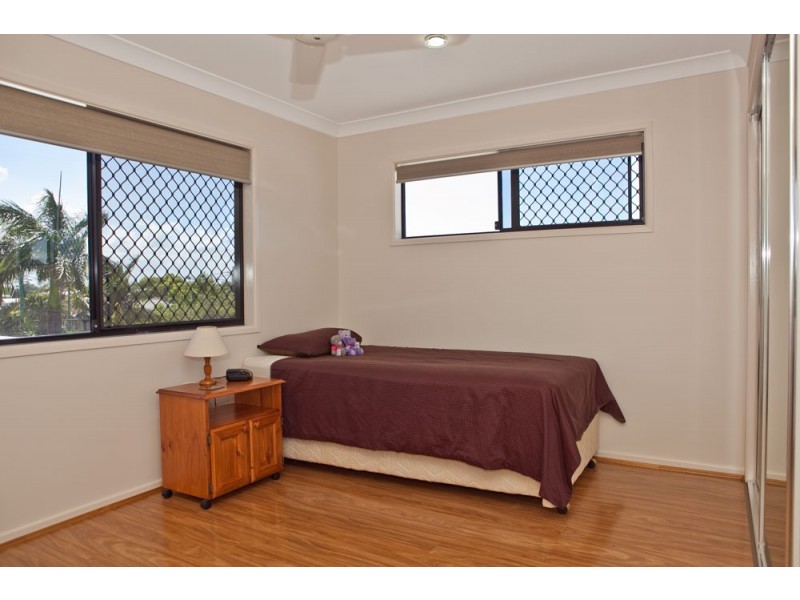 2/12 Wharf Street, Woody Point QLD 4019