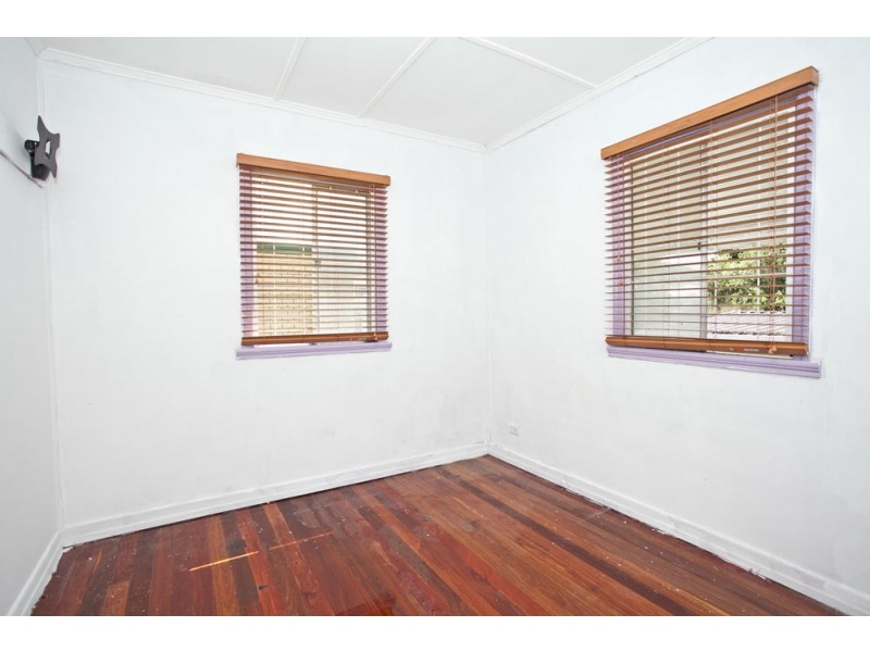 106 Thomas Street, Clontarf QLD 4019