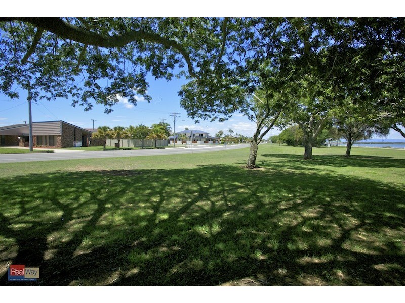 21 Endeavour Esplanade, Newport QLD 4020