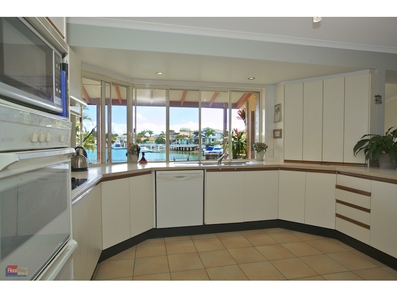18 Intrepid Court, Newport QLD 4020