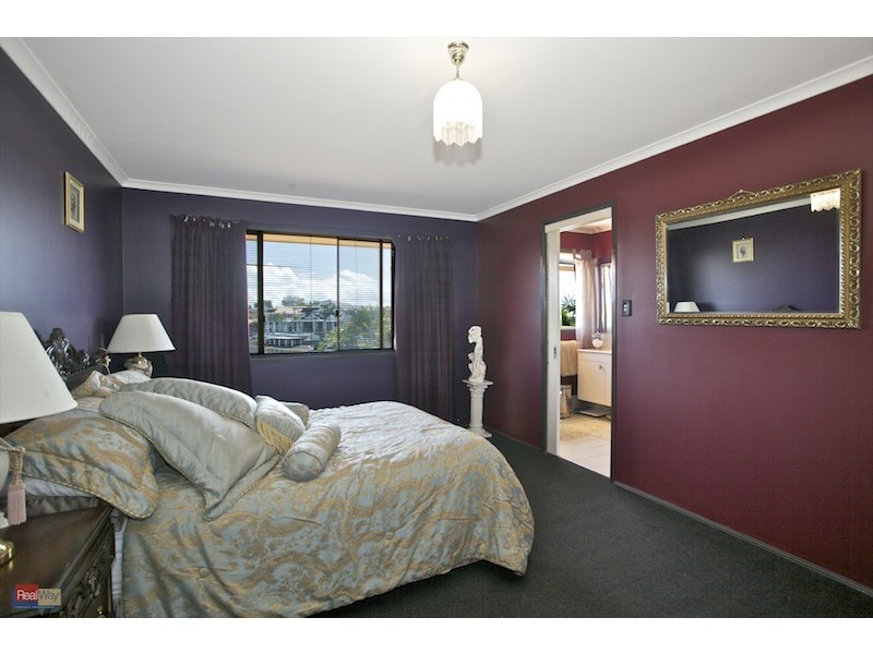 18 Intrepid Court, Newport QLD 4020