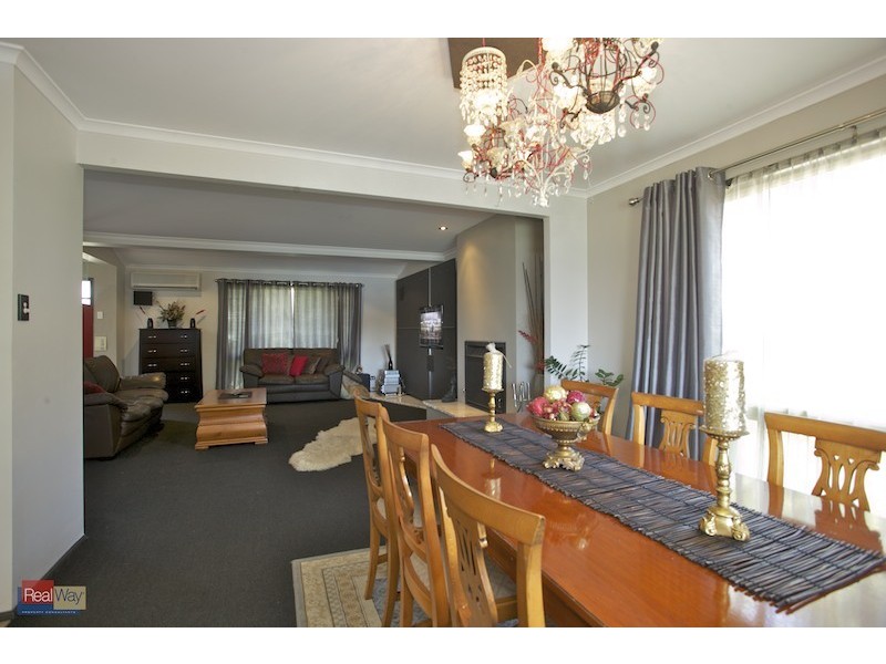 18 Intrepid Court, Newport QLD 4020