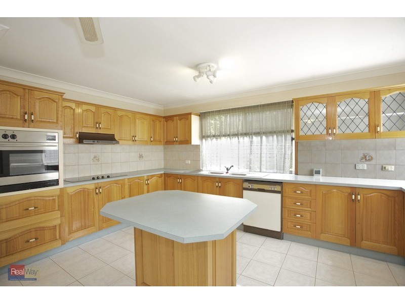 2 Selangor Place, Carina QLD 4152