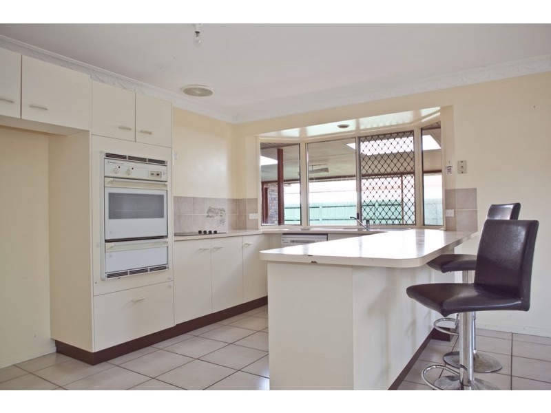 11 Hampshire Court, Kippa-ring QLD 4021