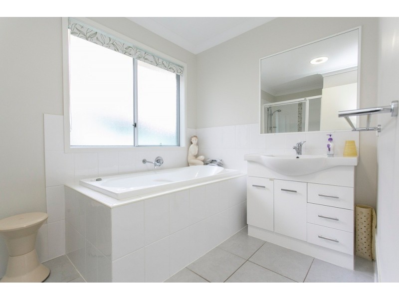 1a Edwin Street, Redcliffe QLD 4020