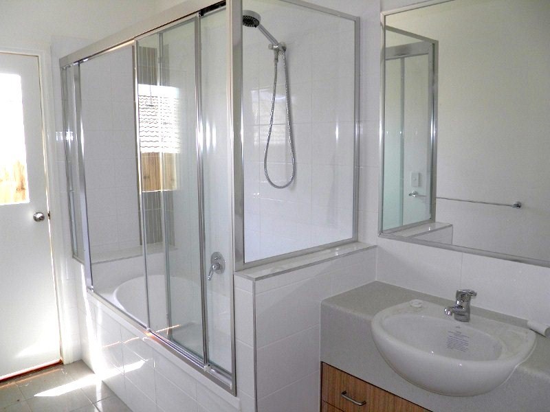 2/42 Greenup Street, Redcliffe QLD 4020