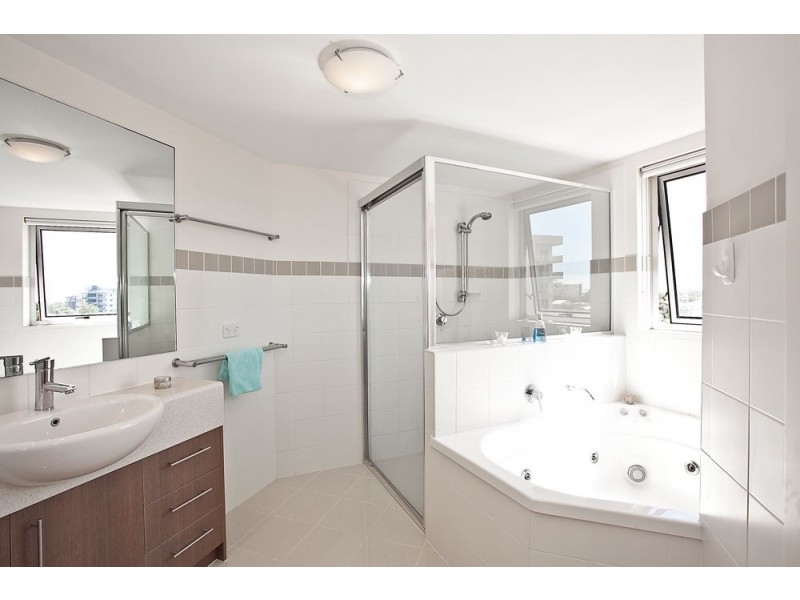 24/43 Marine Parade, Redcliffe QLD 4020