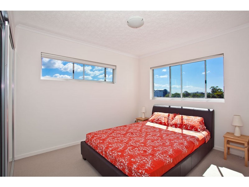 24/43 Marine Parade, Redcliffe QLD 4020