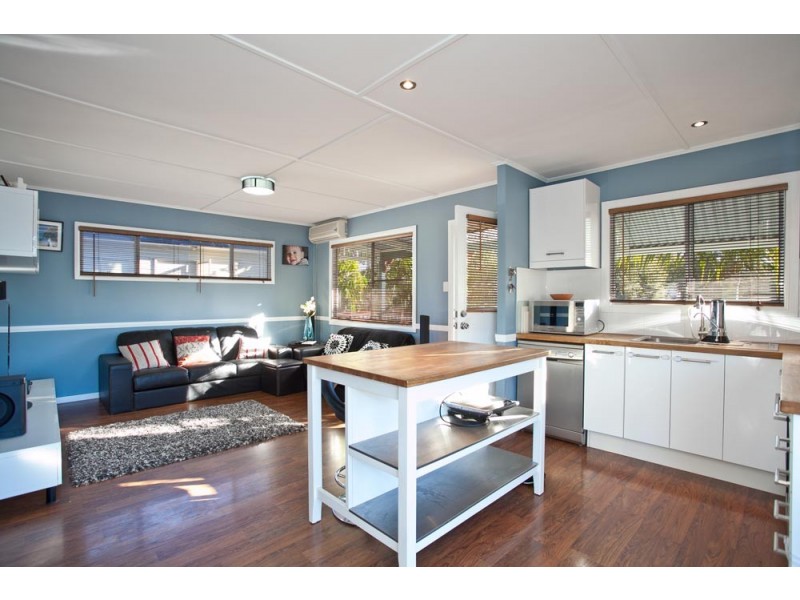 62 Longland Street, Redcliffe QLD 4020