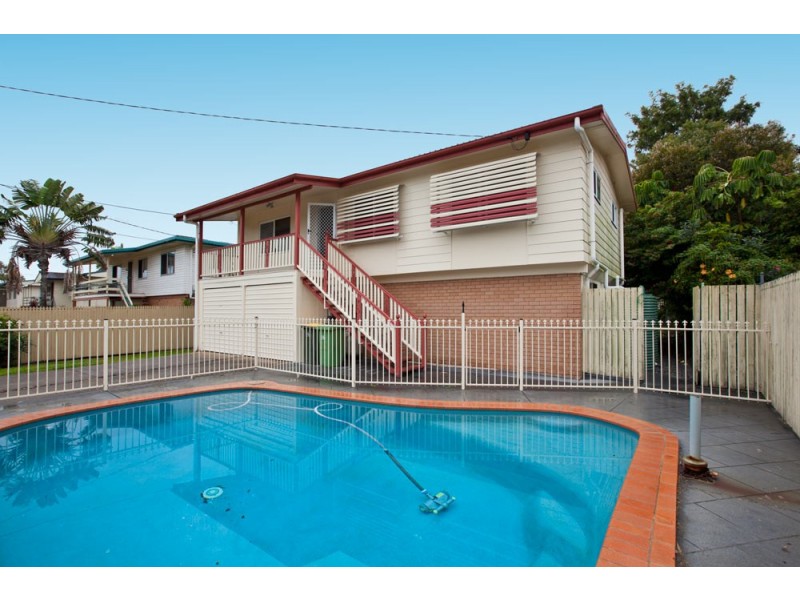 12 Longland Street, Redcliffe QLD 4020