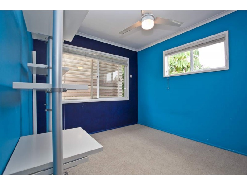 12 Longland Street, Redcliffe QLD 4020