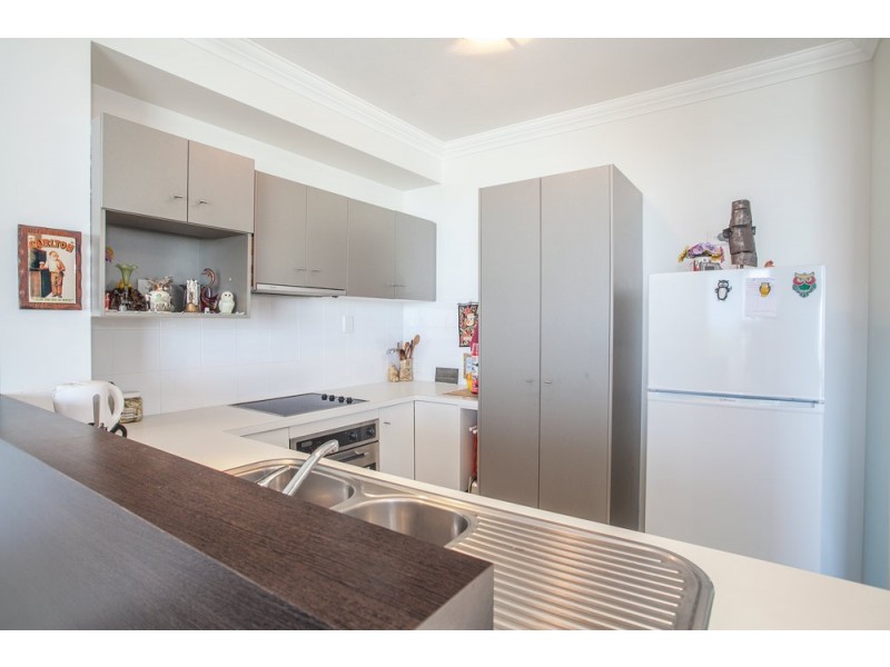 14/55 Marine Parade, Redcliffe QLD 4020