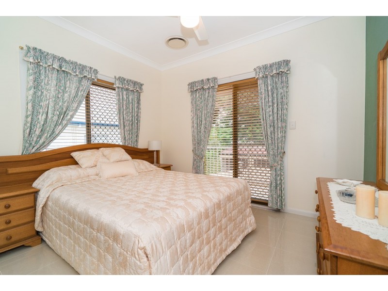 78 King Street, Woody Point QLD 4019