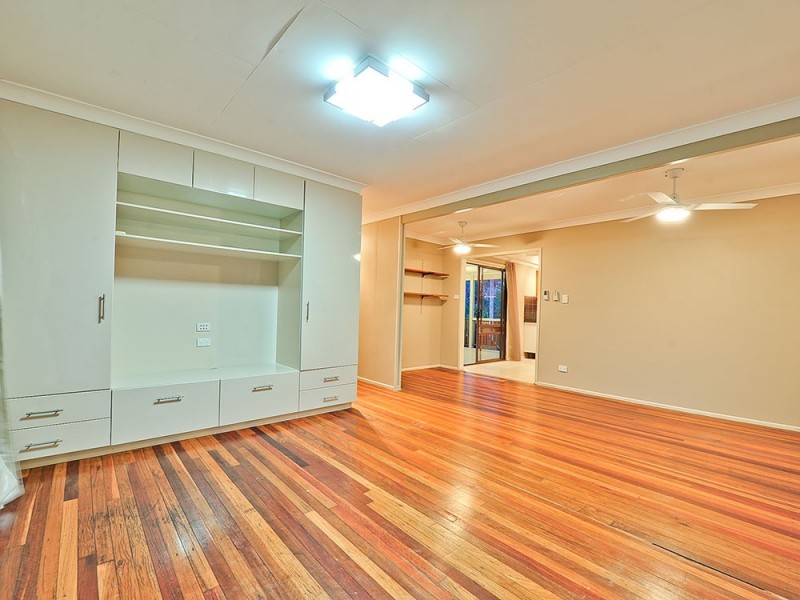 19 Gerald Avenue, Clontarf QLD 4019