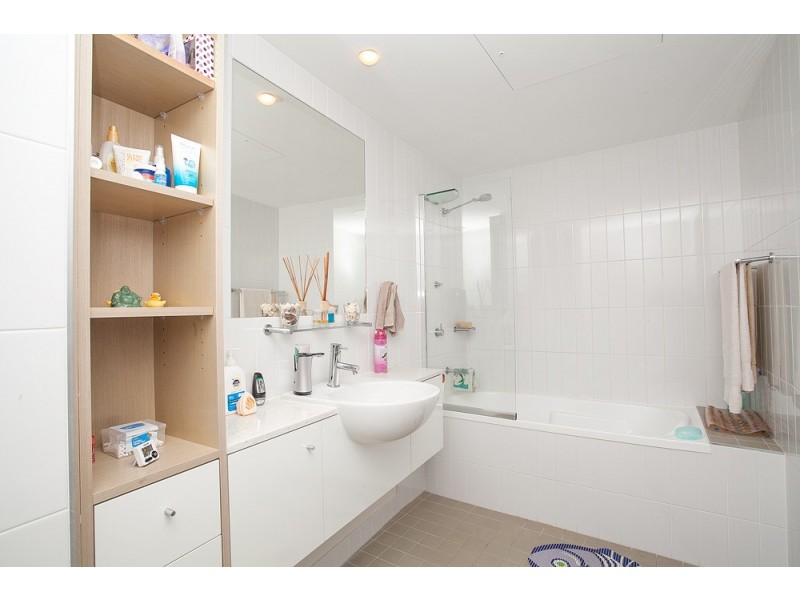 8/142 Prince Edward Parade, Scarborough QLD 4020