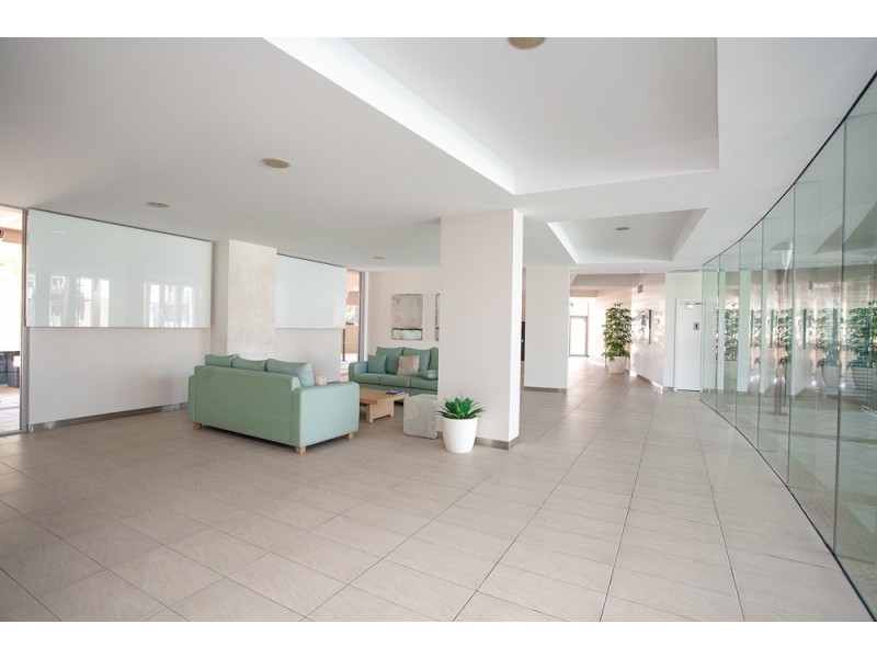 8/142 Prince Edward Parade, Scarborough QLD 4020