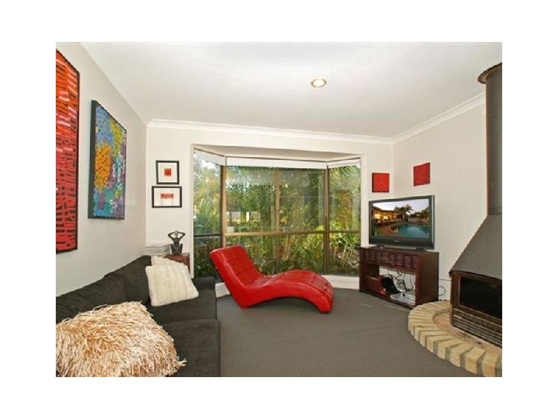 12 Resolute Court, Newport QLD 4020