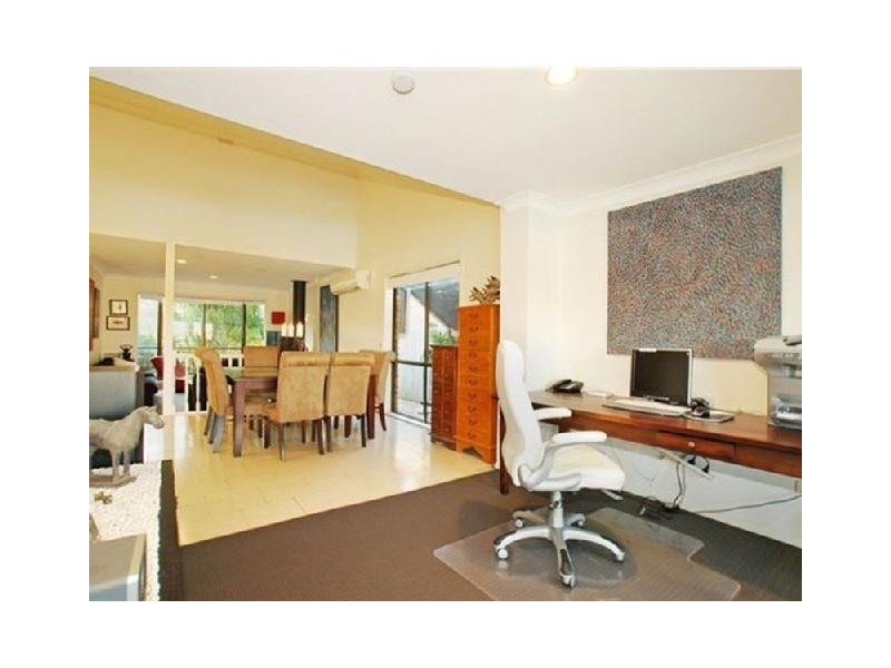 12 Resolute Court, Newport QLD 4020