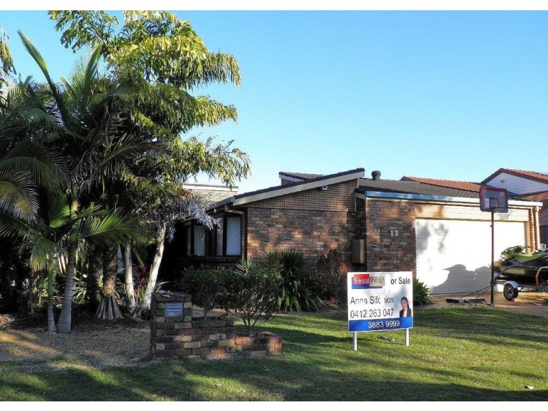 12 Resolute Court, Newport QLD 4020