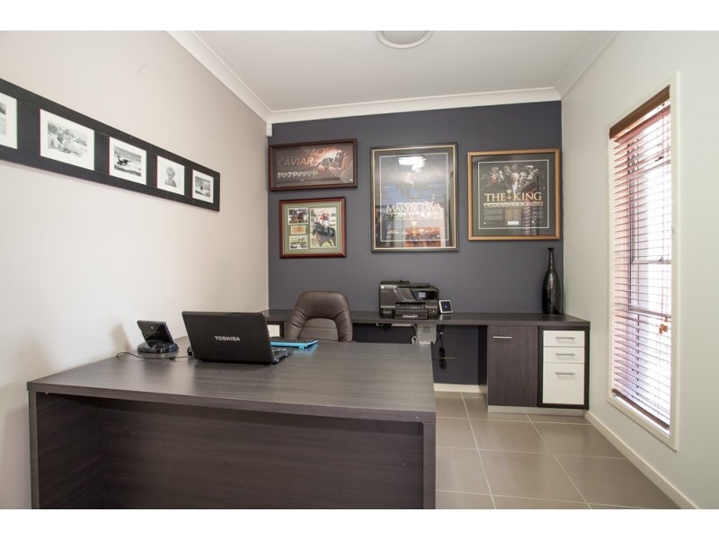 19 Skandia Court, Newport QLD 4020